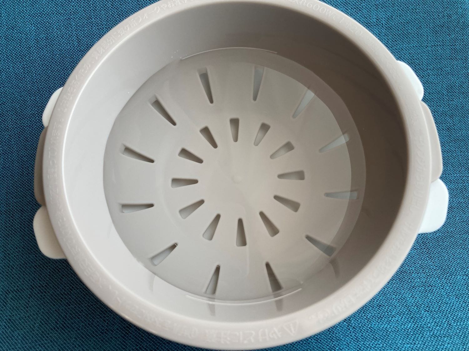 100均の電子レンジで半熟卵・ポーチドエッグ調理器の商品一覧。ダイソーとセリアで100円