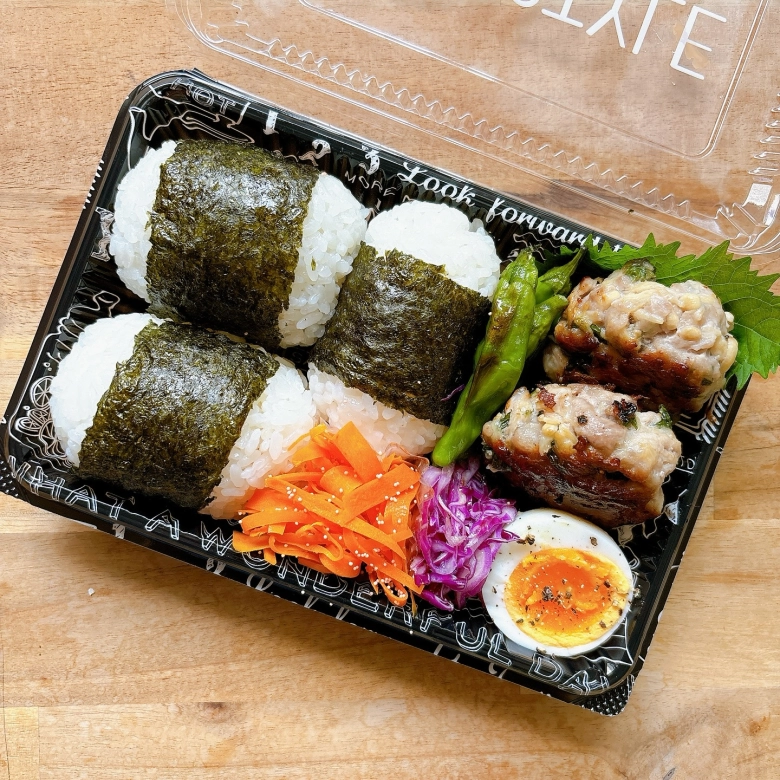 おすすめ 100均！ハートのゼリーカップで、寒天ゼリー幸せごはんあっちゃんズボラでも外食よりうまい！家族が笑う整うレシピ東京・全国オンライン対応