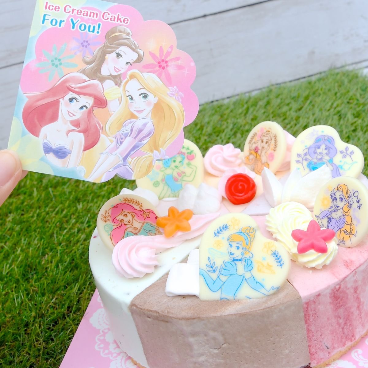 子供の誕生日に サーティーワン の アイスケーキ『ディズニープリンセス パレット6』を しっかりお祝い出来ました❤️ディズニーディズニープリンセス誕生日誕生日ケーキバースデーバースデーケーキバースデーフォトお祝い3131アイスクリーム31