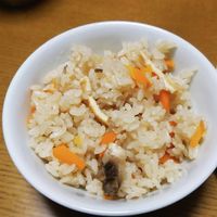 フライパンで作る！ きのことベーコンの炊き込みご飯