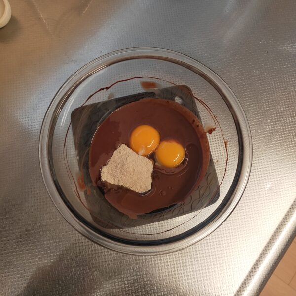 ベーキングパウダーなしココアパウダーで米粉チョコ蒸しパン ふわふわエッグメーカー使用おてがるレシピ