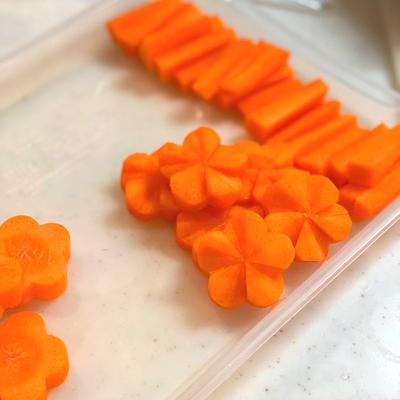 抜き型なしでお花型にんじん