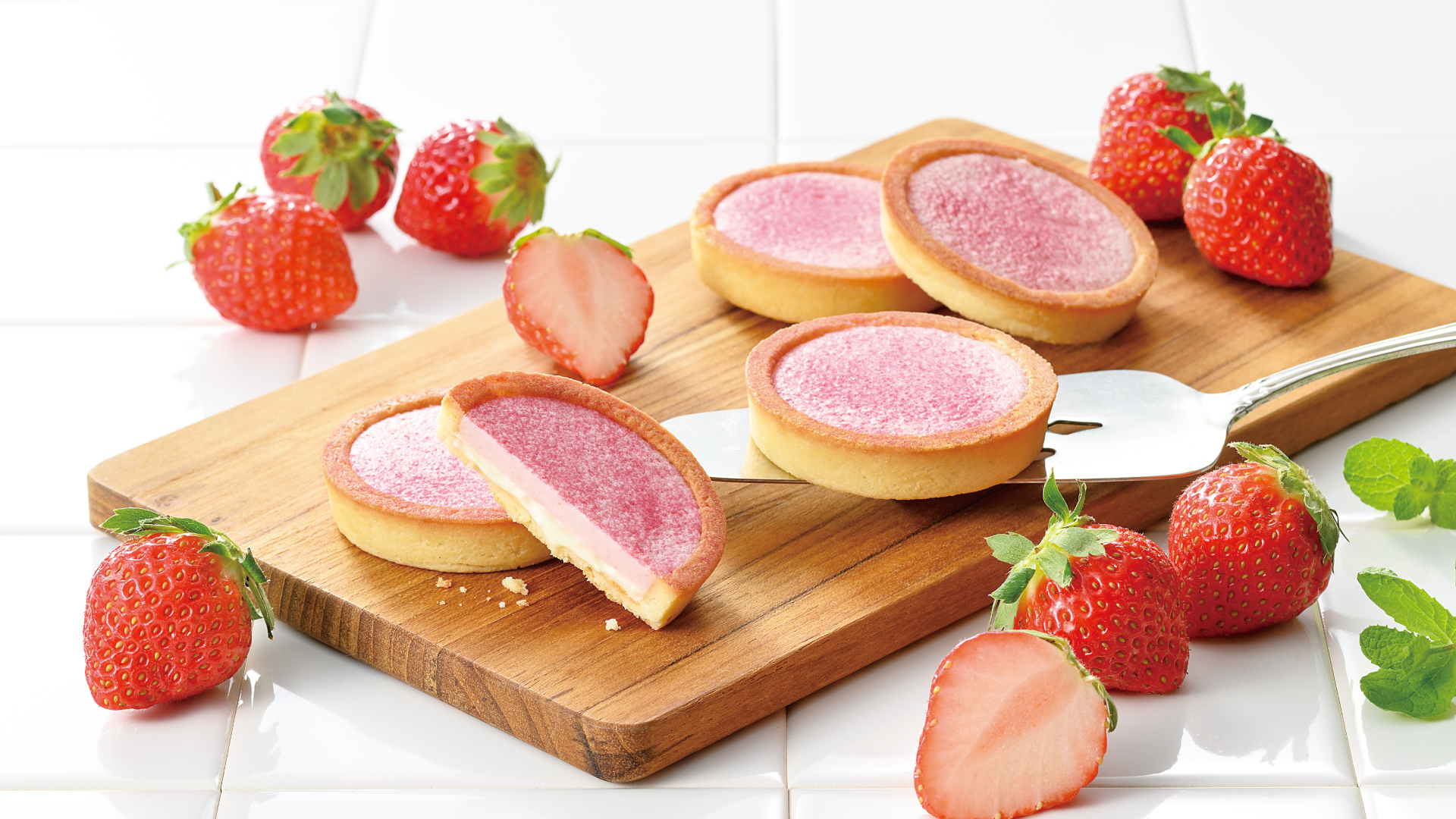 苺のクリームチーズタルト