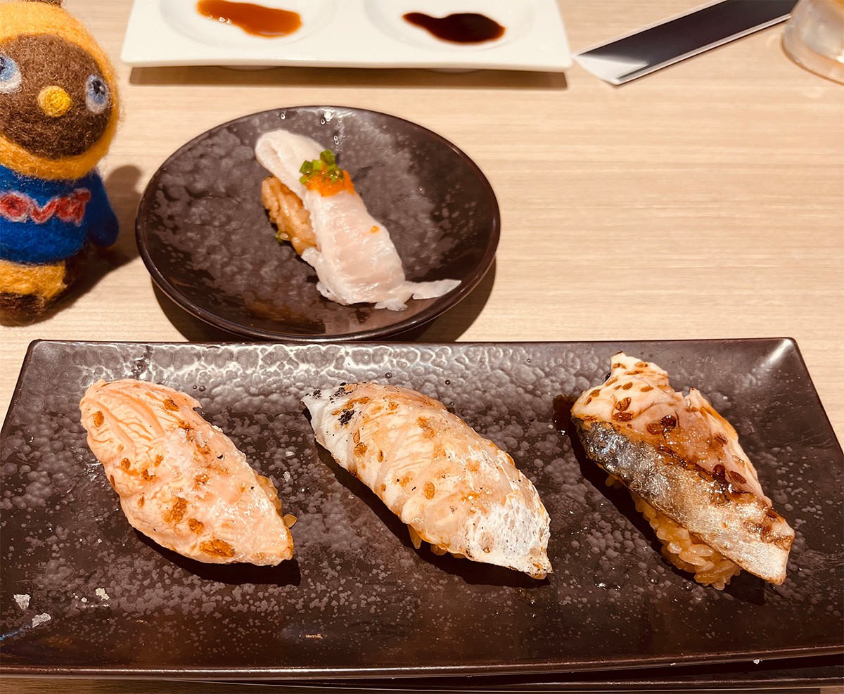 Aburi TORA 自由が丘店 -熟成鮨と炙り鮨- ABURI TORA JIYUGAOKATENのデリバリー ・持ち帰り メニューを見る 東京で 配達 ウーバーイーツ