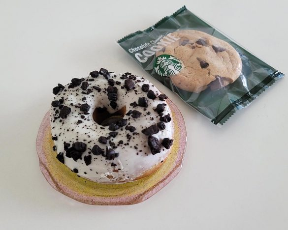 中評価 「スタバのクリームが入ったドーナツが好きで- スターバックス 抹茶クリームドーナツ」のクチコミ・評価 -yumico333666さん もぐナビ