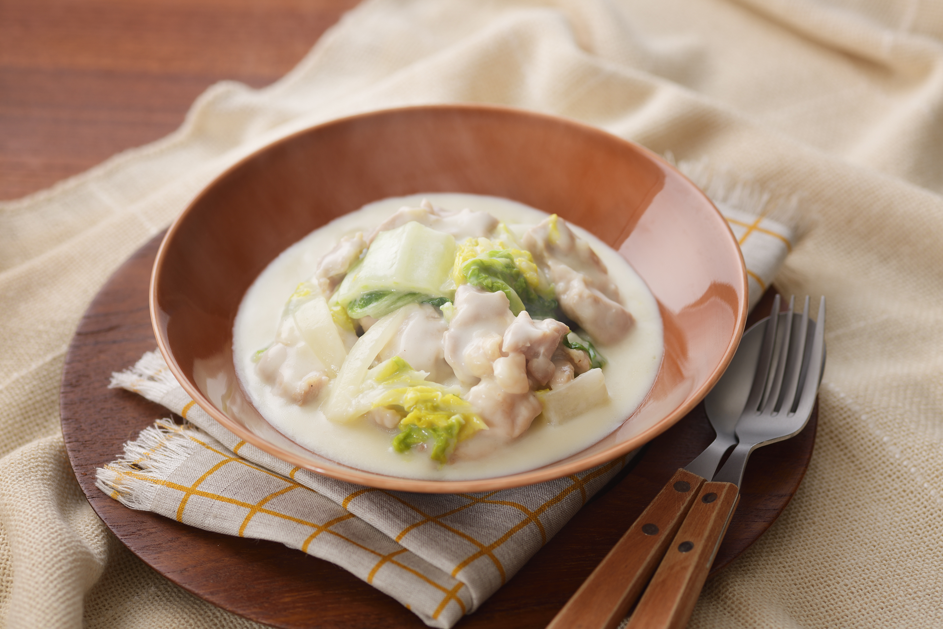 手羽元と白菜のクリーム煮 - YouTube