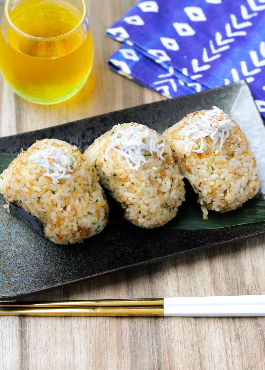 釜揚げしらす天かす大葉でおにぎり