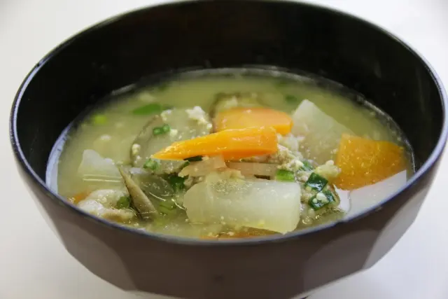 大根の味噌汁 わかめや油揚げも！人気具材の組み合わせ21選の人気レシピ・作り方デリッシュキッチン