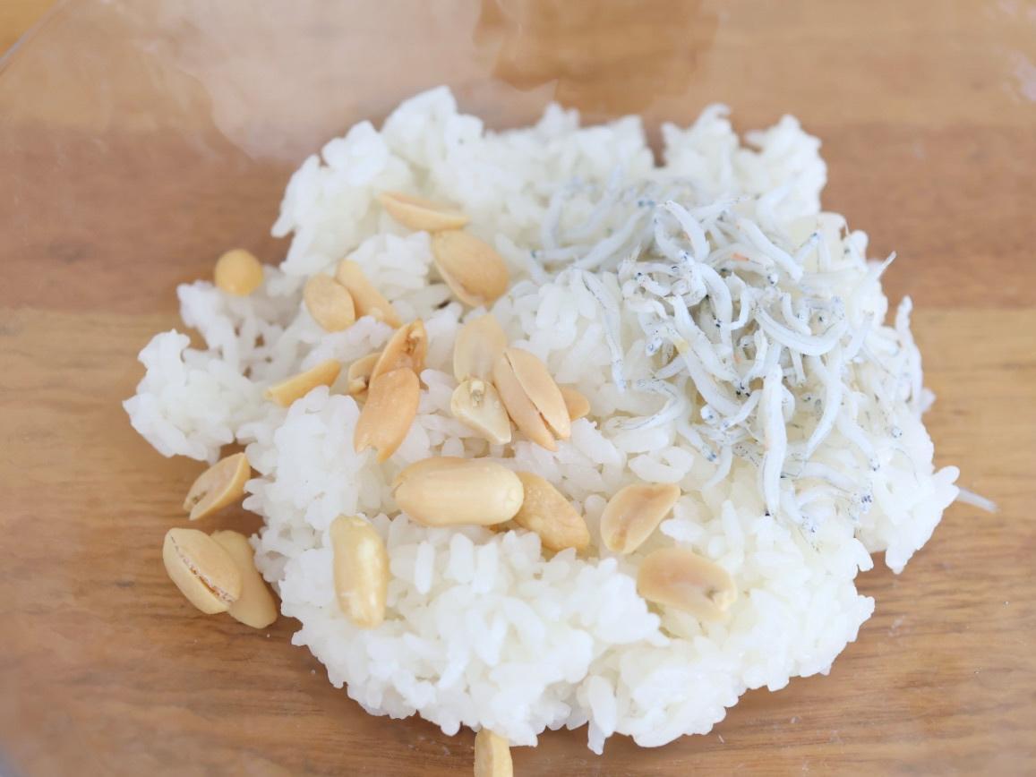 もう今までの「しらすおにぎり」には戻れない。一緒に混ぜると“栄養価がアップする”意外な食材とは 日々おにぎり ゆこ- エキスパート -Yahoo!ニュース