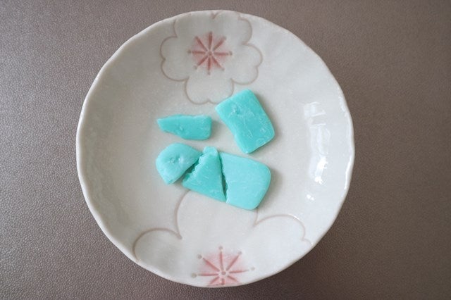 手持ちの固形石けんリメイクで、とろみのある液体石けん「なんちゃってナトカリジェルソープ」を作ろうゆりくま 〜せっけんと葉っぱと色と香り