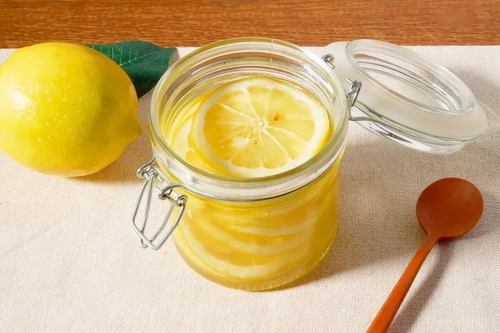 レモンをたくさんもらったら！「レモンの大量消費レシピ」サラダ、ケーキ、お酒 美味しく活用kufura クフラ 小学館公式