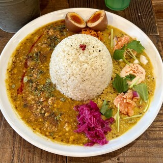 佐伯区八幡 スパイスは鮮度が命 ! カレー狂オーナー渾身の「じわじわカレー」リビング広島Web