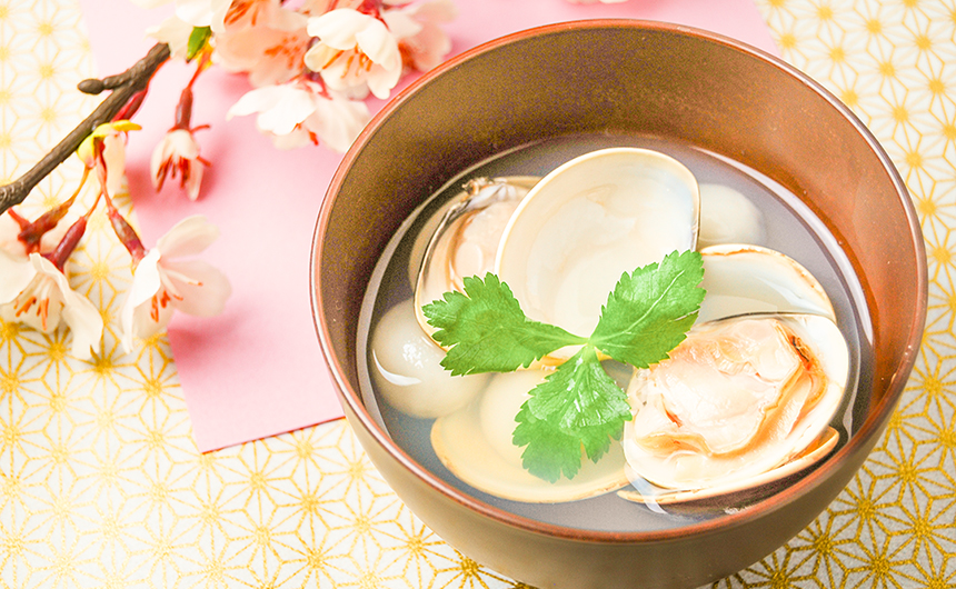 見た目も可愛く♪ 手まり麩とはんぺんのお吸い物