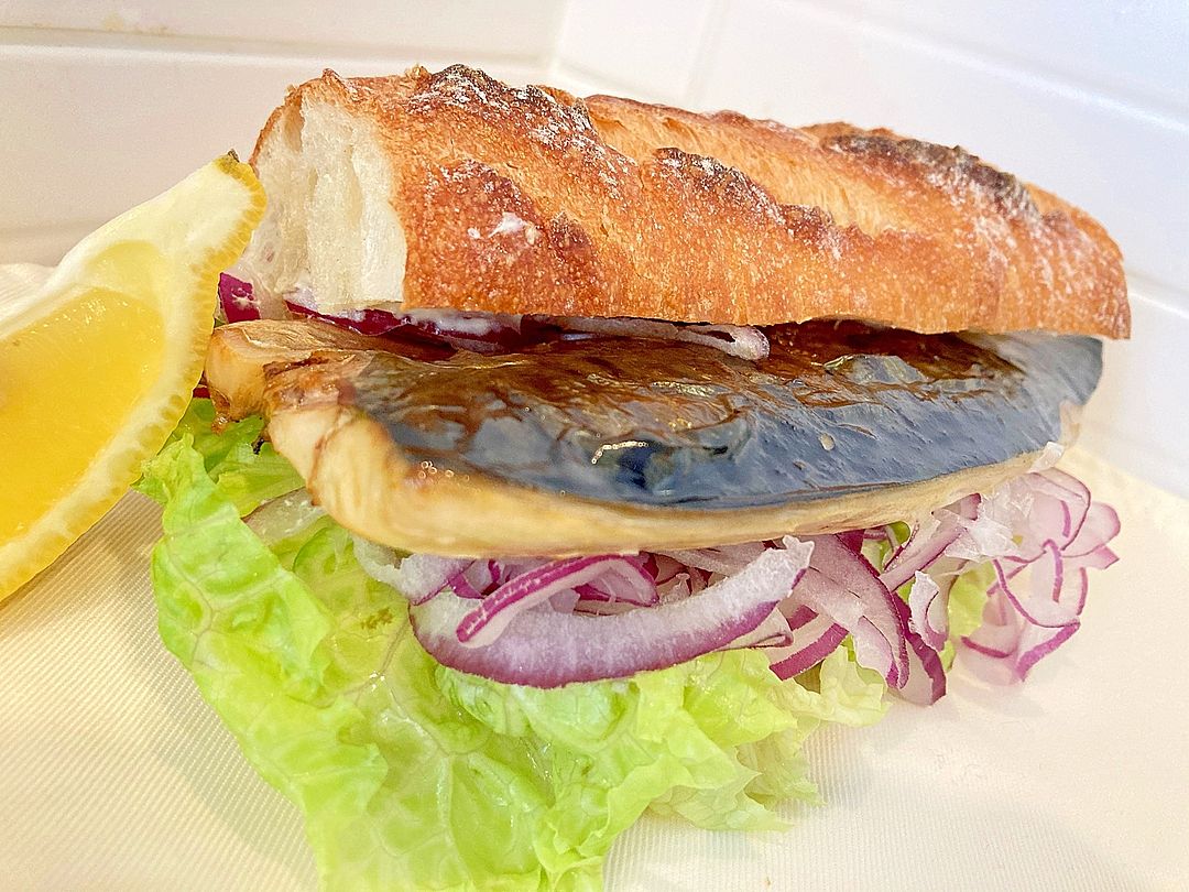 簡単！クセになるサバ缶サンドイッチ