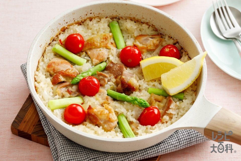 𓇼 昨日の◽️夕食献立 ◽️パエリア ◽️ローストビーフ ◽️鴨ロース ◽️カマンベールチーズ ◽️カプレーゼ ◽️スモークサーモン◽️オニオングラタンスープ ・昨日の残り物プレート🍽️夕食夕食のおかず夕食献立料理料理写真料理記録野菜野菜料理