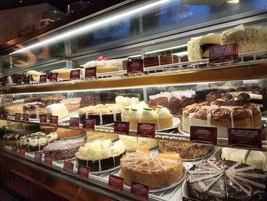 成城石井に日本未上陸店「チーズケーキファクトリー」のチーズケーキがあるって知ってた？実食レポート！ - ufu.ウフ。