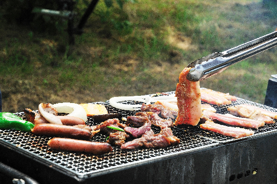 まるでお肉の味わいになる!? 超簡単こんにゃくBBQレシピ3選料理・レシピBE-PAL キャンプ、アウトドア、自然派生活の情報源ビーパル