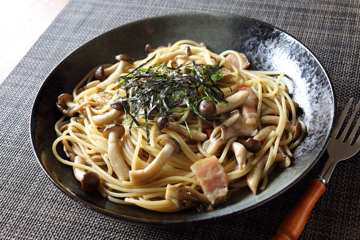 献立紹介：パセリと大葉のジェノベーゼ風パスタ 他 ランチ 株式会社ケアサービス・まきの実