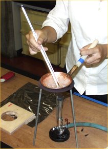 韓国ドラマ「イカゲーム」のカルメ焼きELLE gourmetエル・グルメ