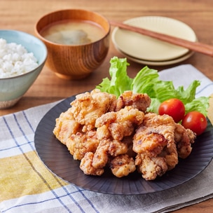 カオマンガイ✳︎ ホシサンの塩麹でカオマンガイをつくりました💓 ・ 鶏胸肉にフォークで穴をあけ、塩麹を揉み込んでから他の調味料も入れ、炊飯器で炊きました♪♪胸肉ですが、しっとりとした仕上がりに😁💓 ・ 明日は塩麹で唐揚げを作ります😁 楽しみ