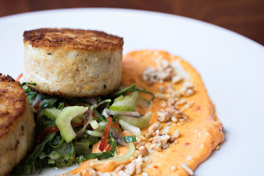 コストコの「クラブケーキ」はかにたっぷり！簡単調理で贅沢気分♪アレンジや調理法もイチオシichioshi