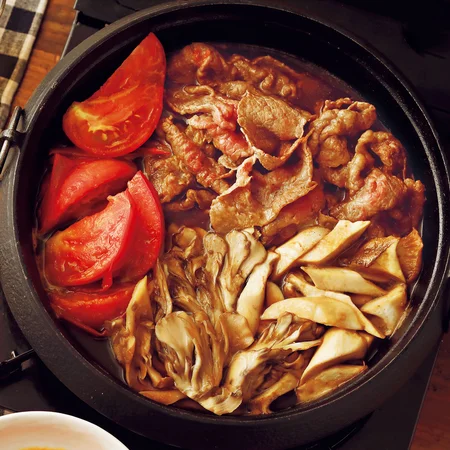 焼くだけでここまで美味しくなるの ？と驚かれるのですが、舞茸は焼いてから味噌汁にすると旨みが凝縮してとんでもなく美味しくなるんです。そのままで美味しいけどバターでコクを加えると至福の味。 □材料 2人分・雪国まいたけ極・1パック ・青ネギ・適量