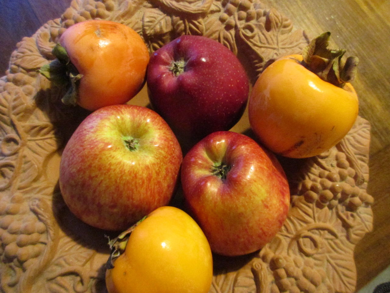 フルーツ :: 和歌山県産 たねなし柿 ７kg前後 約24～32玉 ご家庭用