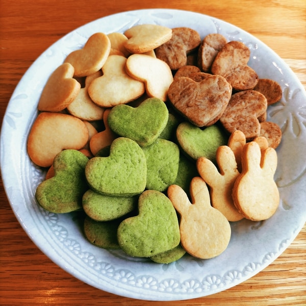 節約おやつ 強力粉で型抜きクッキー🍪余った強力粉活用 - YouTube