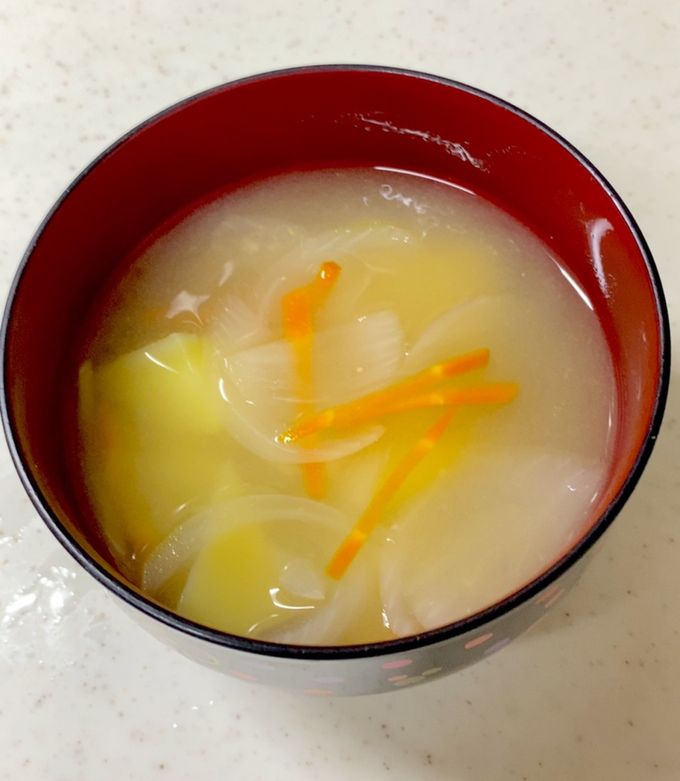 1週間使い切り献立♪ じゃがいもとにんじんの味噌汁