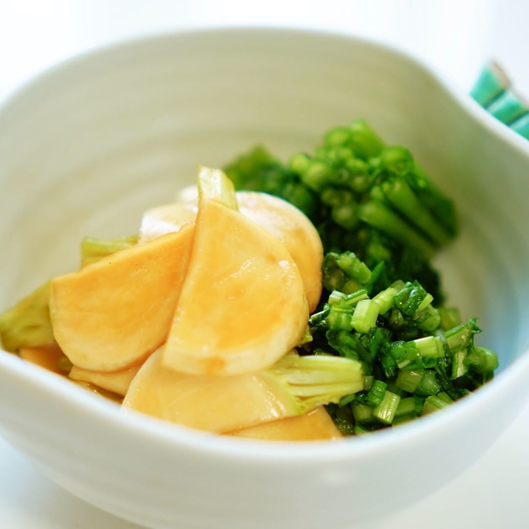 75歳の人気Youtuber「田舎そば川原」恵美子さんのお店でも大人気！「なすのからし漬け」のレシピ - レタスクラブ