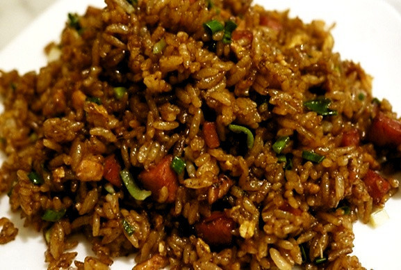 味付けは１つ！黒チャーハン