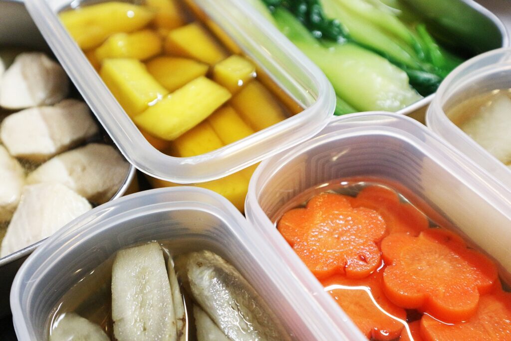 食材をお弁当箱に詰めるだけ！ 調理時間0分、電子レンジで完成する“冷凍コンテナ”レシピ本ダ・ヴィンチWeb