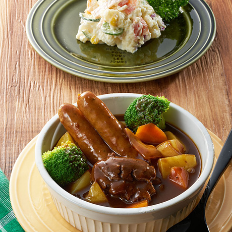 ビーフシチューパエリアチキンの唐揚げ生ハム チーズ盛りポテトサラダウィンナー粒マスタード添え みゆSnapdish スナップディッシュID:D9ySCa