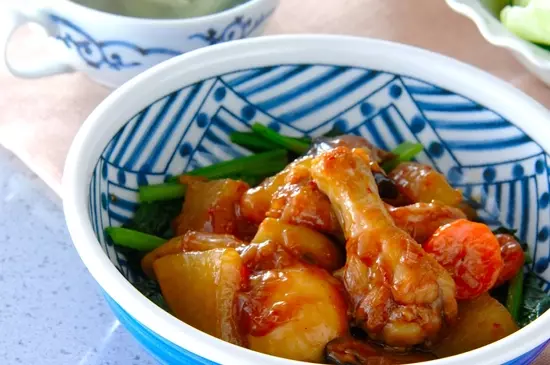 中華風であったか！鶏モモ肉と根菜の煮物