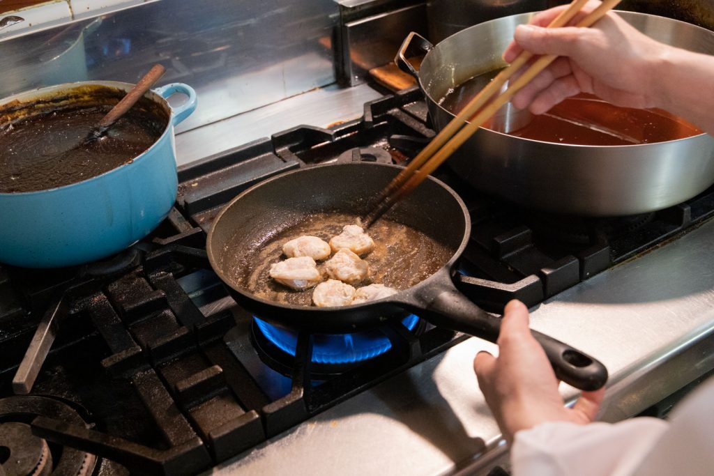楽天市場 特選・天然大あさり＋専用だし醤油 2kg 1kg 500g 300g 国産 愛知県三河湾大アサリCAS冷凍で鮮度抜群・海鮮BBQバーベキュー 浜焼き はまぐり越え?! 冷凍発送 海鮮 ギフト プレゼント お取り寄せグルメ 特大 敬老の日 熨斗対応: 皓介楽天市場店