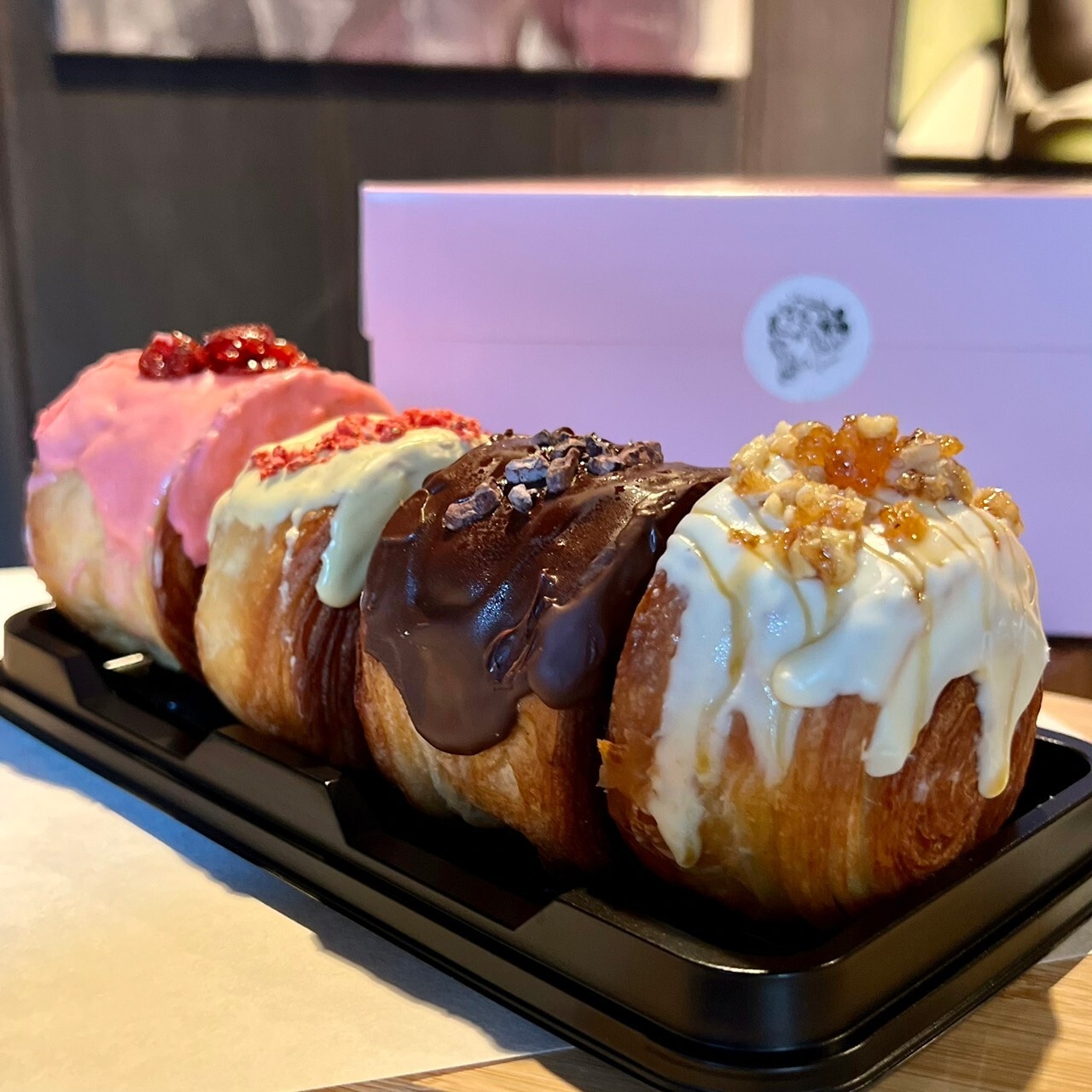 福岡県柳川市で親しまれている「さげもん」に欠かせない「柳川まり」を愛し広めている原田氏SHOKUNIN