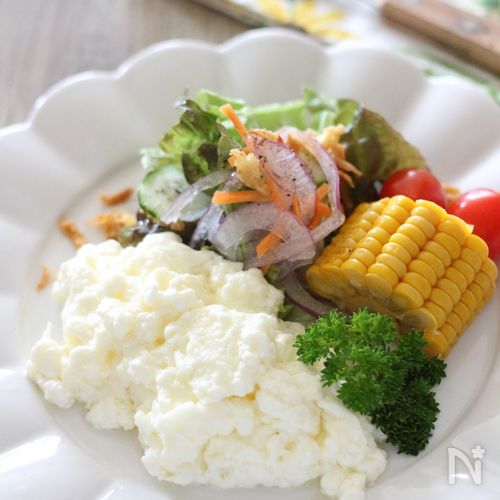 ヘルシーで簡単！卵白を使ったホワイトオムレツのレシピ