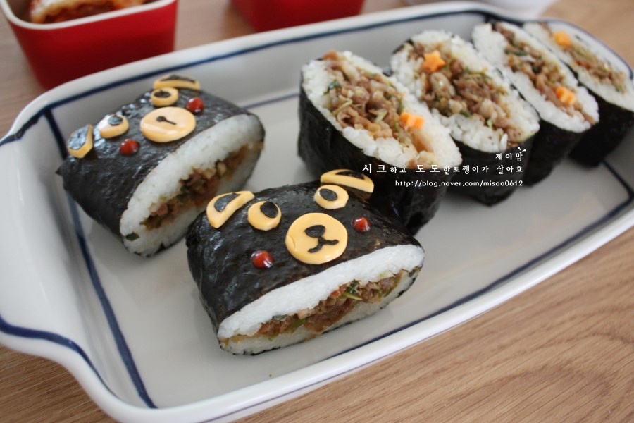 保育園の遠足弁当 花のおにぎり、ほこりのおにぎりが一番好き