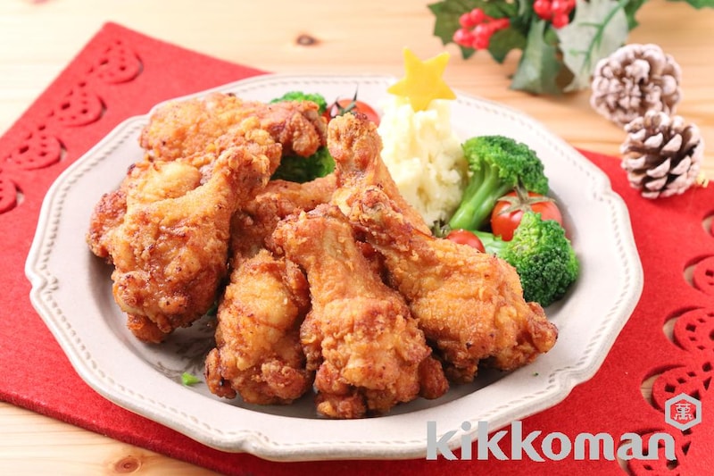 気づいたらもうクリスマス🎅🏻🎄꙳⋆✳︎ ⁡ ⁡ ①手羽元ローストチキン🍗 ②ポテサラリース🥗 ③トナカイチキンライス🦌④簡単スコップケーキ🍰 ⁡ ⁡ やばい、クリスマスのごはん何も考えてない！！ っていう人でもきっとこのメニューならお昼までに間に合う🙆🏻‍♀️笑