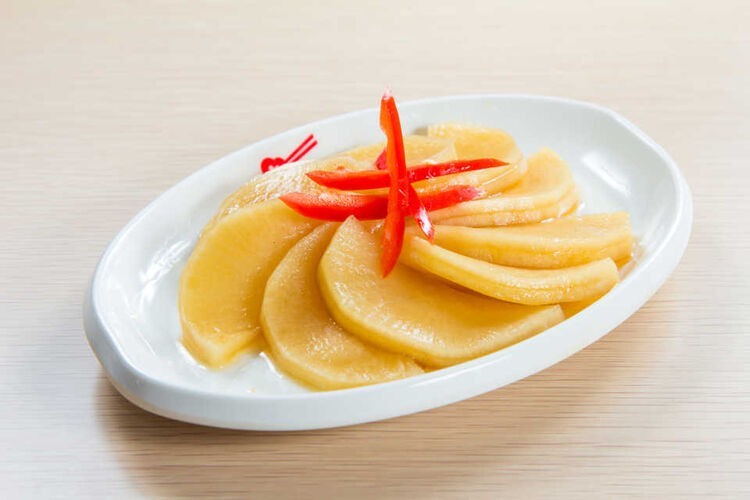 暑い日にお豆腐があったら絶対これ！簡単なのに美味しすぎて何度も作ってる！『たくあんごま油冷や奴』の作り方 - てぬキッチン