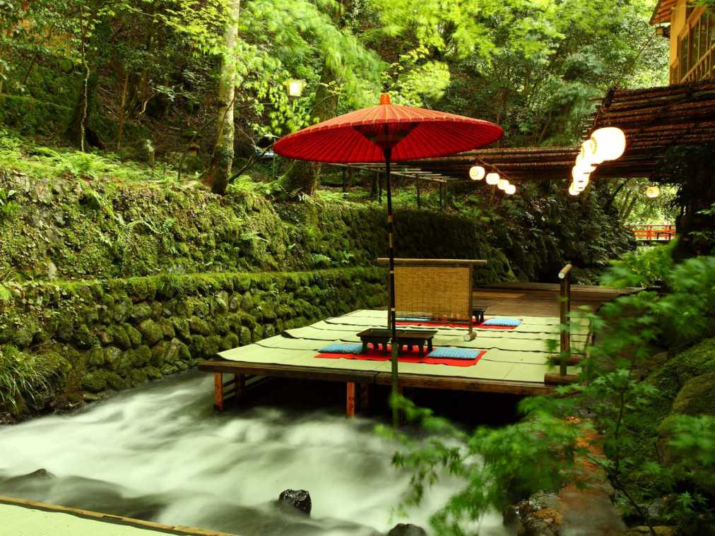 京都夏日限定這3處「川床料理名店」 納涼賞景看舞妓