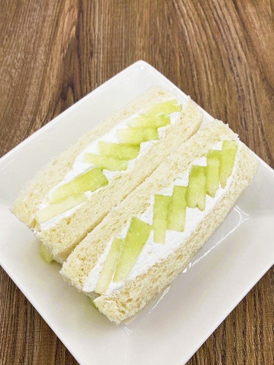 並べ方にコツあり！おうちで簡単♪萌え断フルーツサンドの作り方ワタシゴト