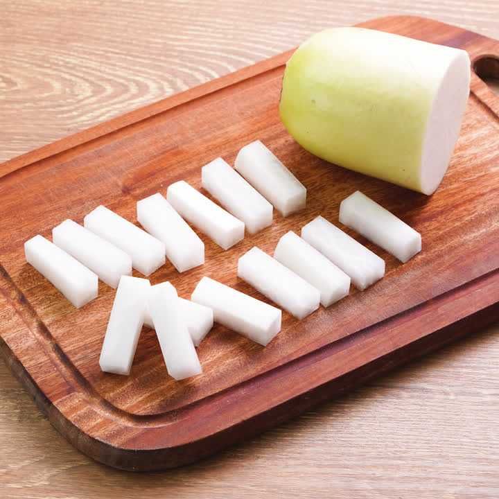 一分で完成！きゅうりとたくあんのピリ辛炒め