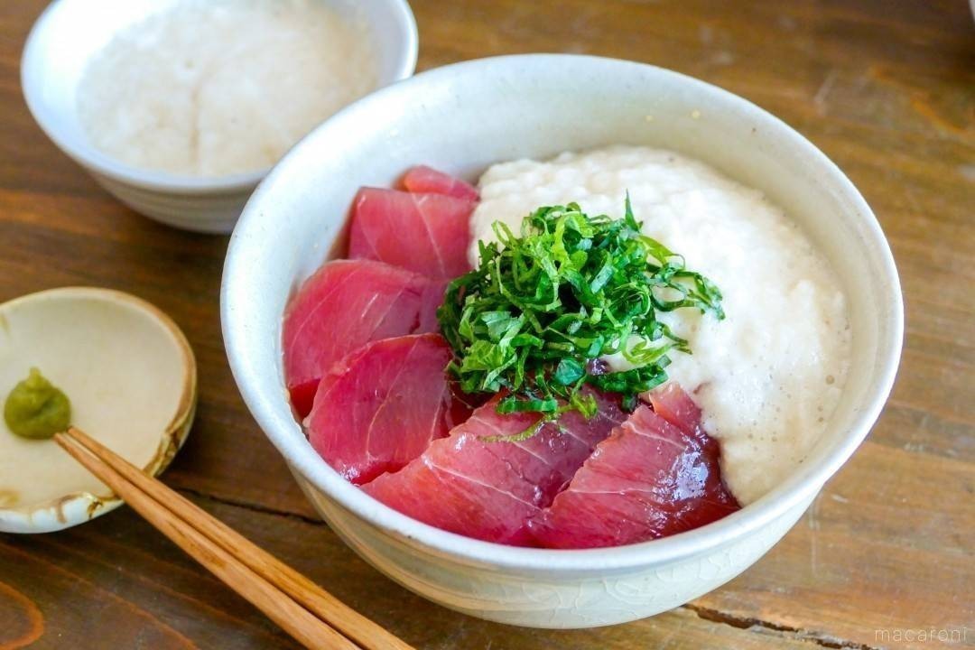 ●マグロ山かけ丼