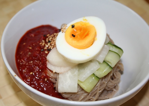 れん乳甘辛ねぎみそのからみ麺 ビビン麺風レシピ森永乳業の乳でひろがる！アイデアレシピ森永乳業株式会社