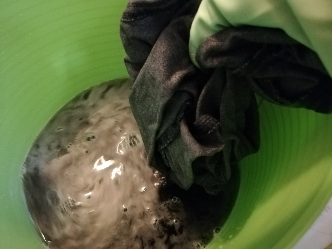 ジーンズの洗濯方法！色落ち・縮むのを防ぐコツや正しい干し方を解説ワタシト