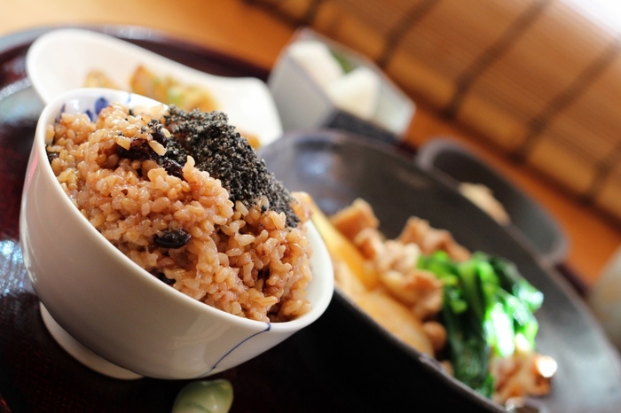 しっかりした味わいが相性抜群！玄米に合うおかずのレシピ30選の人気レシピ・作り方デリッシュキッチン