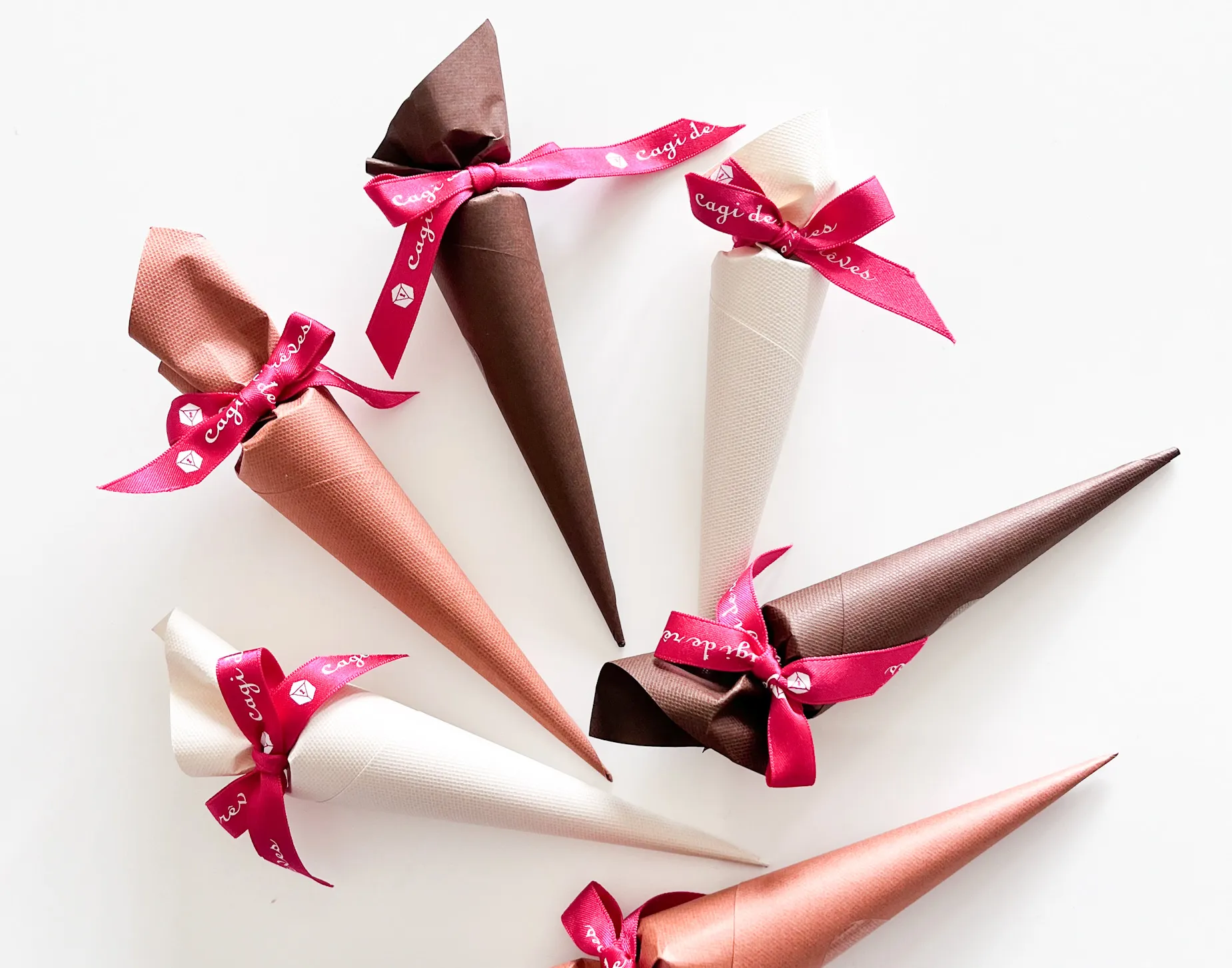 板チョコ お菓子 チョコレート 銀紙の写真素材 - PIXTA