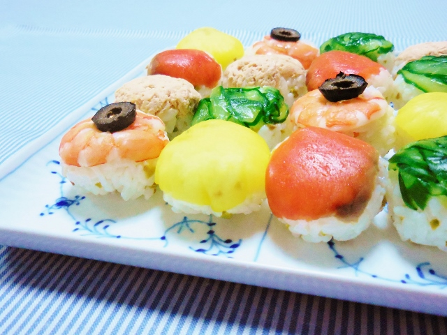 ごちそう感がぐ～んとアップする！まねしてみたい、とっておきの手まり寿司アイデアおうちごはん