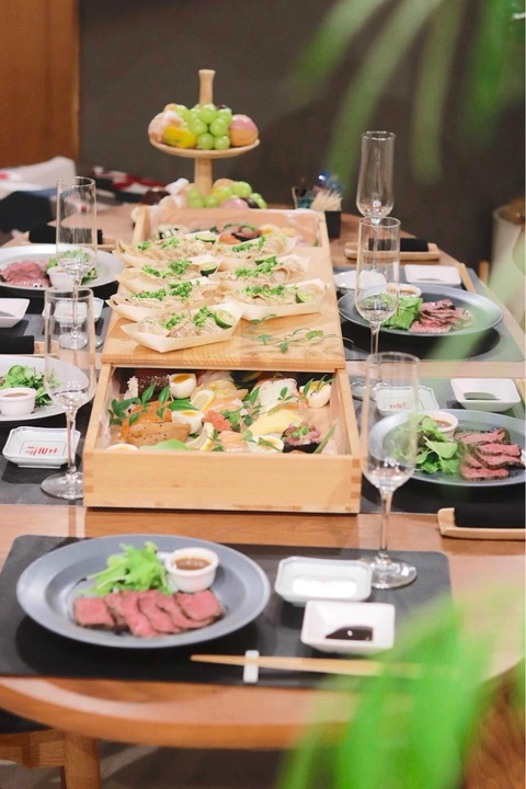 ニトリ オードブル皿 パーティー皿 仕切り皿&オーバル皿 2枚セット - メルカリ